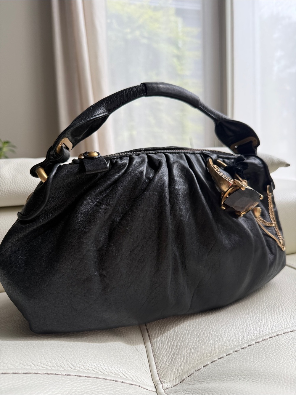 Juicy Couture Black Leather Hobo Bag With A Large Ring Charm And Chain - Picture 8 of 17